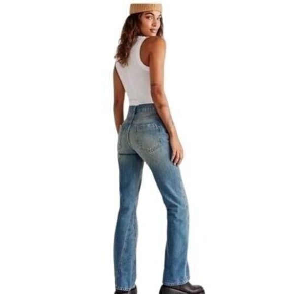 NWOT Free People We the Free Serafin Mid-Rise Slim Bootcut Jeans Size 26 - Picture 2 of 10